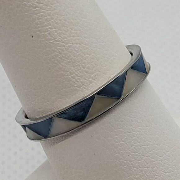 Blue & White Mother Of Pearl Inlay Ring - Picture 2 of 5